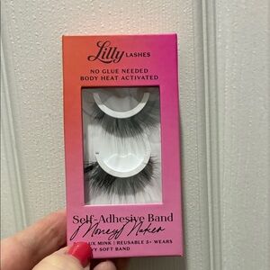 Lilly Lashes Money Maker Self-Adhesive